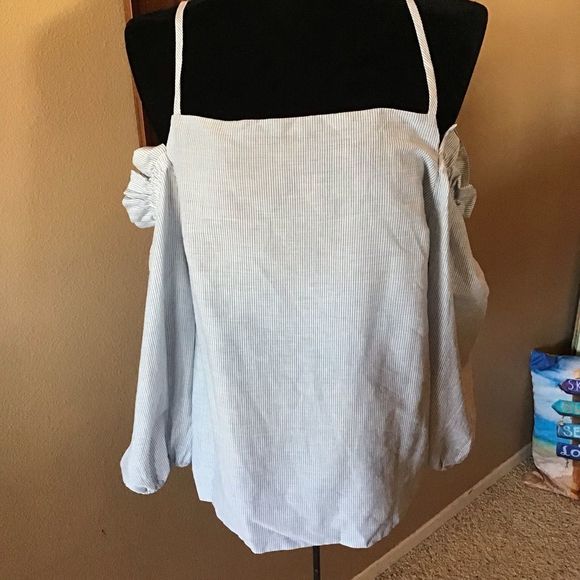 NWT The Vanity Room Blouse - Picture 2 of 5